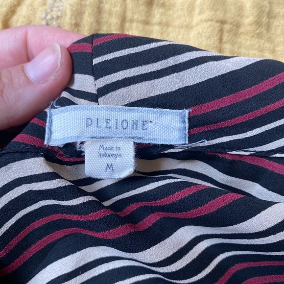 Anthropologie Pleione Wrap Blouse Stripped Medium - Picture 11 of 12